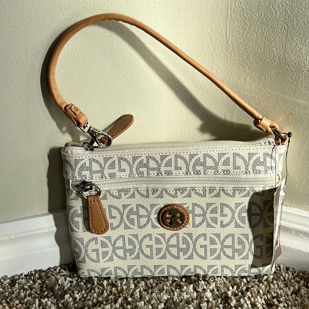 Brand new Giani Bernini small purse handbag clutch cream with navy signature non